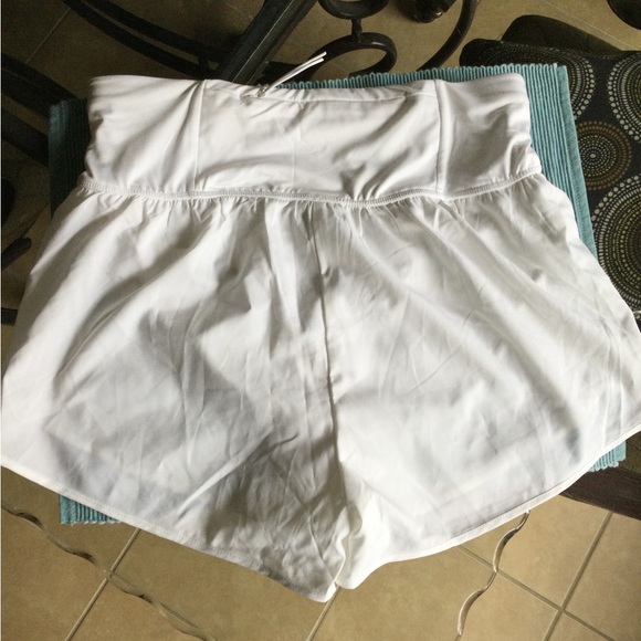 Atheltic Shorts with Liner and Zip Key Pocket Yoga Running Workout Size L (8-10) - Picture 2 of 5